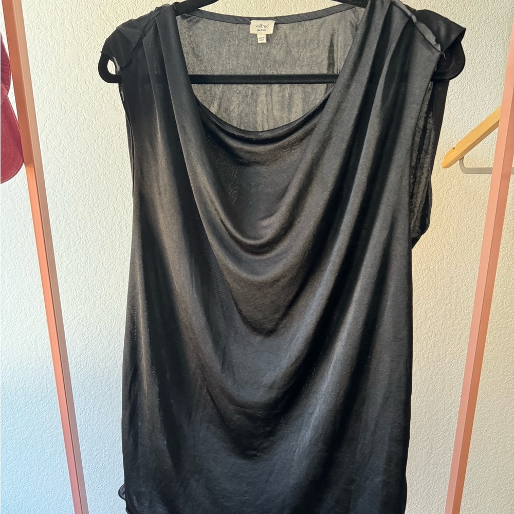Wilfred | Aritzia black blouse size medium